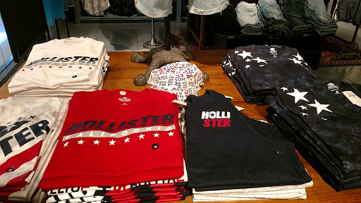 Clothing Store «Hollister Co.», reviews and photos, 160 N Gulph Rd #2045, King of Prussia, PA 19406, USA