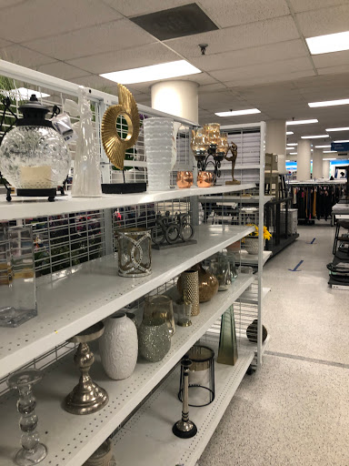 Clothing Store «Ross Dress for Less», reviews and photos, 6298 Seven Corners Center, Falls Church, VA 22044, USA