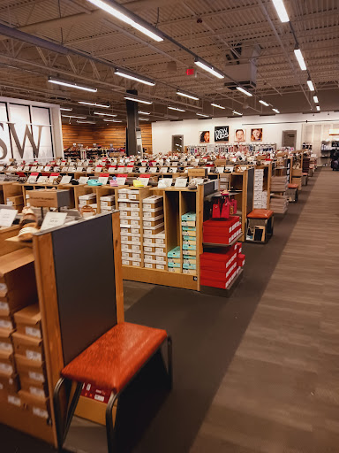 Shoe Store «DSW Designer Shoe Warehouse», reviews and photos, 6971 Grand Ave, Gurnee, IL 60031, USA