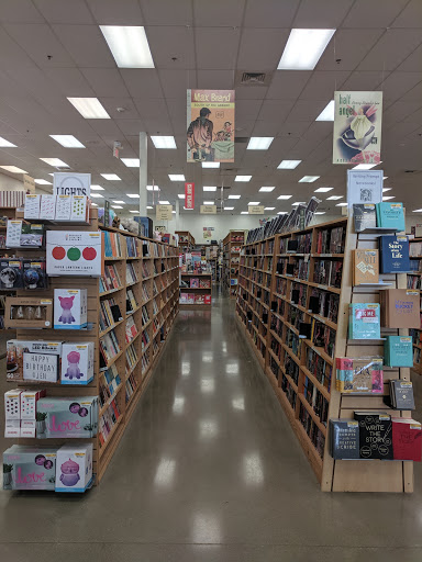 Book Store «Half Price Books», reviews and photos, 4999 Houston Rd, Florence, KY 41042, USA