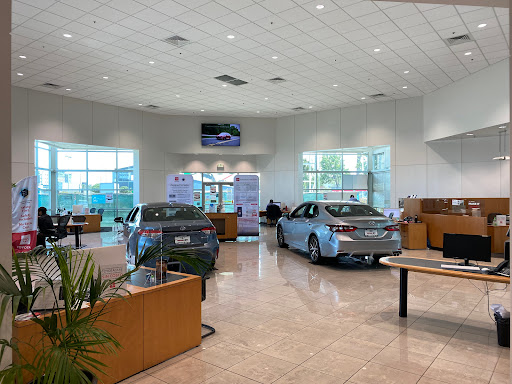 Toyota Dealer «Toyota 101», reviews and photos, 525 E Bayshore Rd, Redwood City, CA 94063, USA