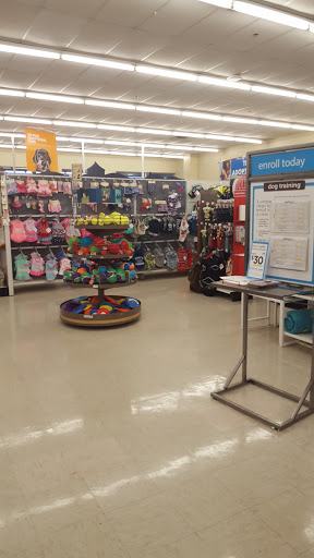 Pet Supply Store «Petco Animal Supplies», reviews and photos, 4411 16th St, Moline, IL 61265, USA