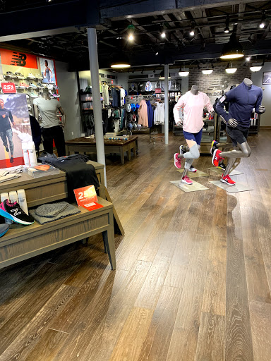 Shoe Store «New Balance Bellevue», reviews and photos, 823 Bellevue Way NE #100, Bellevue, WA 98004, USA
