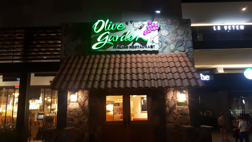 Olive Garden La Aurora Plaza