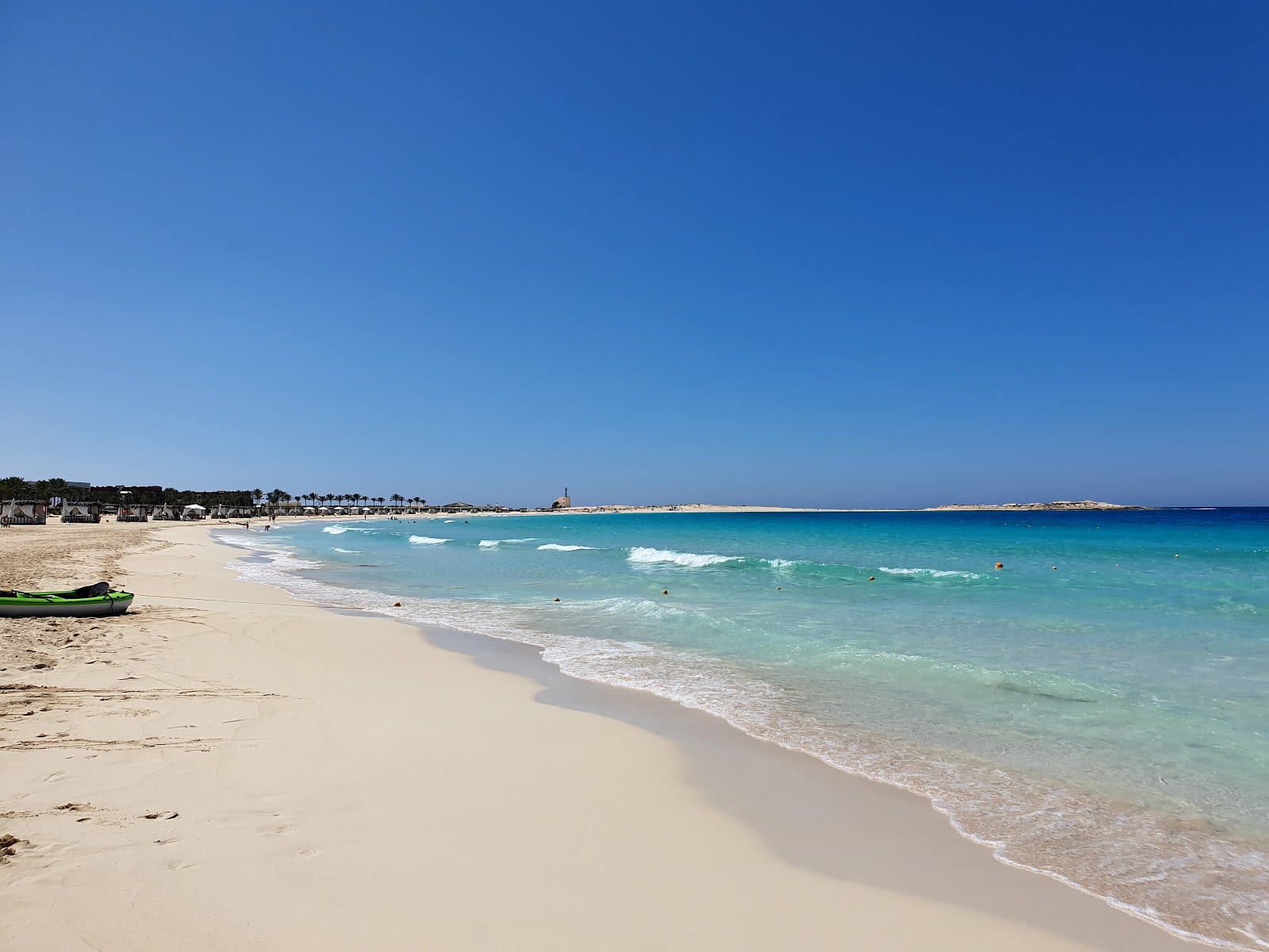 Foto de Veraclub Jaz Oriental Beach com areia fina e brilhante superfície