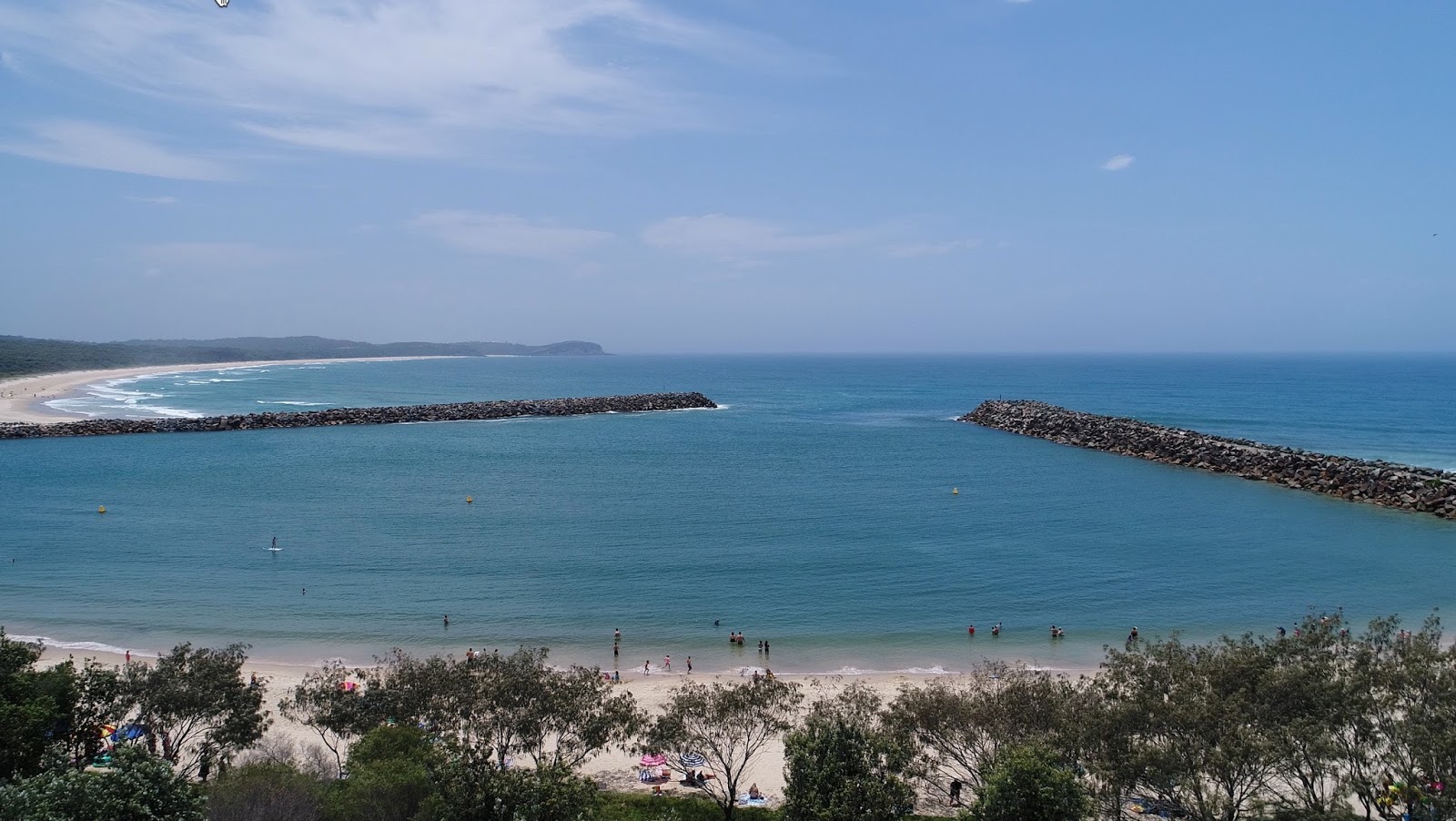 Photo de Plage du Pilote avec rivage droit, long