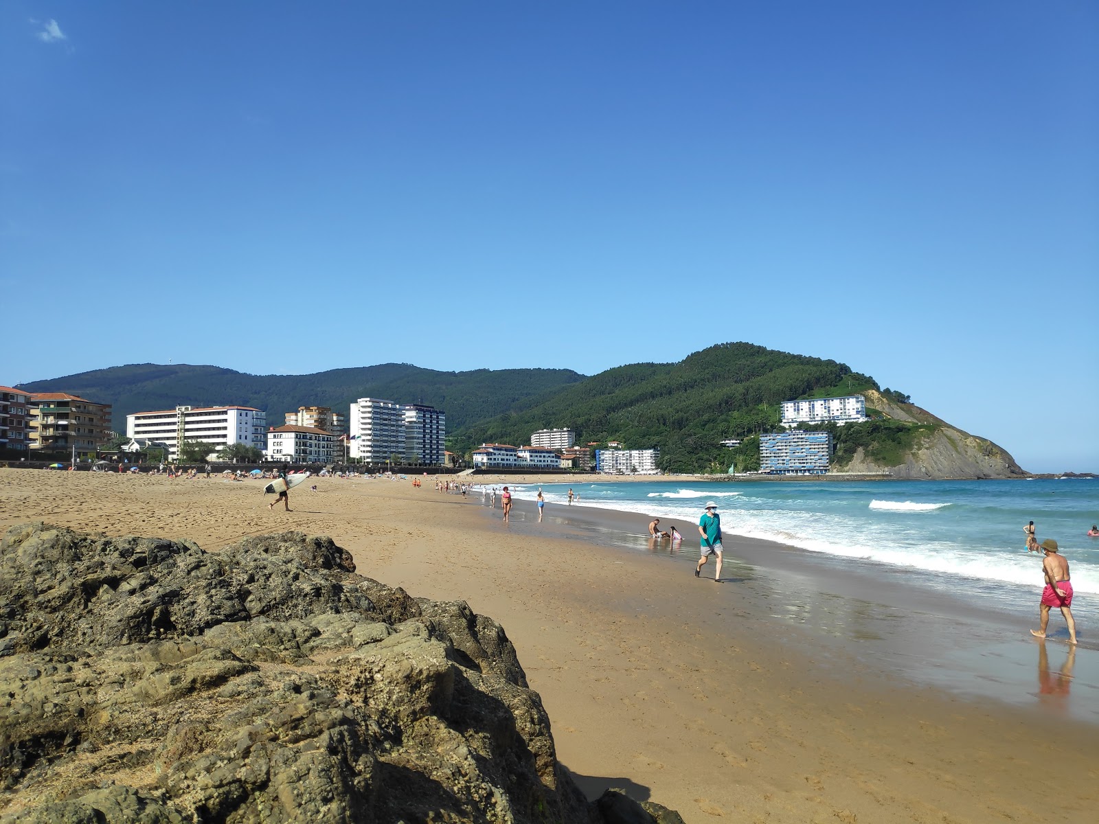 Foto de Praia de Bakio com areia bege superfície