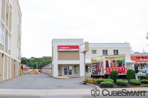 Self-Storage Facility «CubeSmart Self Storage», reviews and photos, 95 Woodfield Rd, West Hempstead, NY 11552, USA