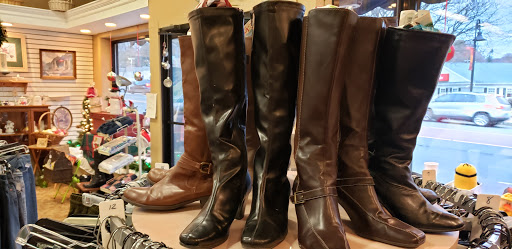 Thrift Store «Hand to Hand Thrift Store», reviews and photos, 785 Terryville Ave, Bristol, CT 06010, USA