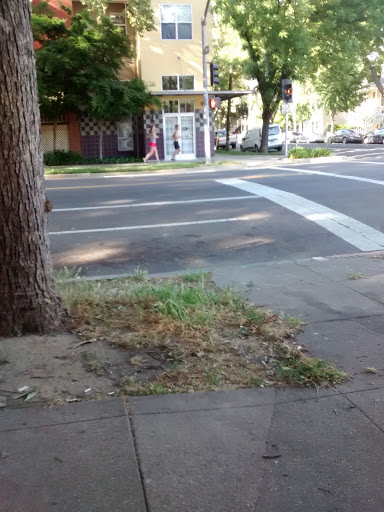 Laundromat «EZ Coin Wash», reviews and photos, 930 T St, Sacramento, CA 95811, USA