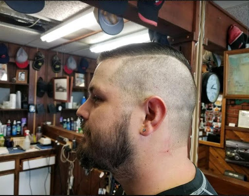 Barber Shop «Vanishing American Barber Shop», reviews and photos, 10 NE 2nd St, Gresham, OR 97030, USA