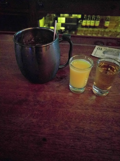 Cocktail Bar «Oak Room Lounge», reviews and photos, 5475 Lake Rd E, Geneva, OH 44041, USA