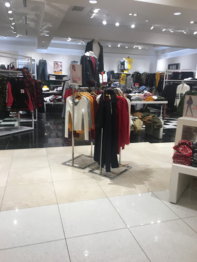 Clothing Store «Forever 21», reviews and photos, 757 Spectrum Center Dr, Irvine, CA 92618, USA