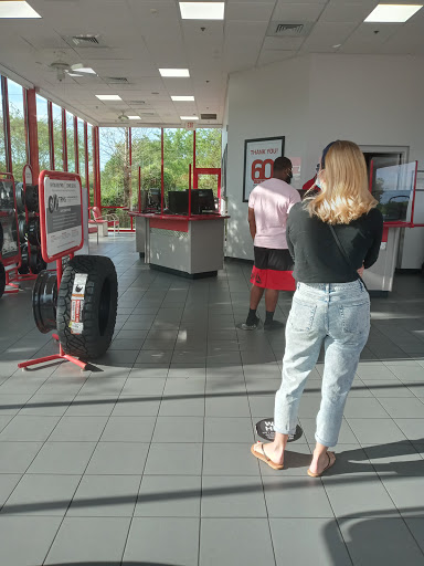 Tire Shop «Discount Tire Store - Lakeland, FL», reviews and photos, 6975 US Hwy 98 N, Lakeland, FL 33809, USA