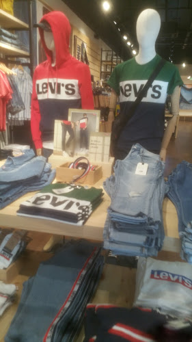 Reviews of Levi's® Silverburn in Glasgow - Clothing store