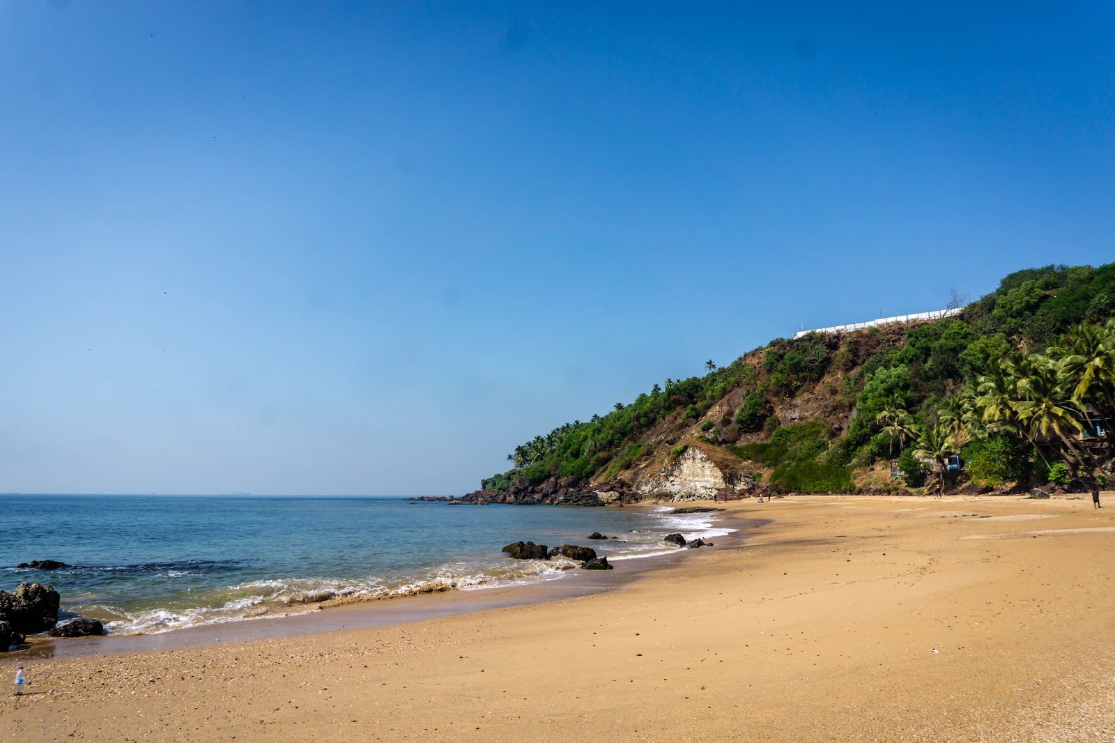 Foto von Grandmother's Hole Beach mit geräumige küstenlinie