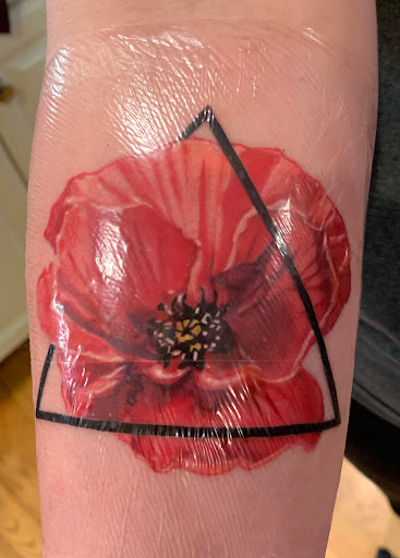 Tattoo Shop «A Thin Line Tattoo», reviews and photos, 9 E Wilson St, Batavia, IL 60510, USA