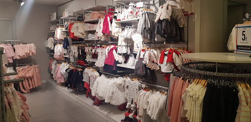Comprar ropa para niños y niñas en Pamplona de 2024