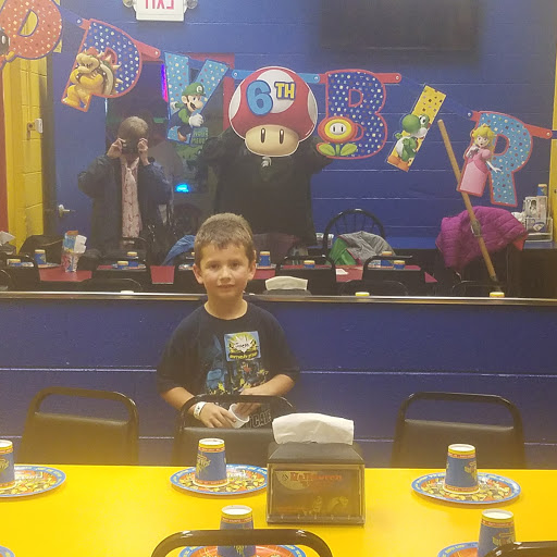 Laser Tag Center «Zap Zone GloGolf», reviews and photos, 41953 Ford Rd