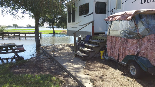 Golf Course «Austin Bayou Golf Course and RV Park», reviews and photos, 2111 County Rd 33, Danbury, TX 77534, USA