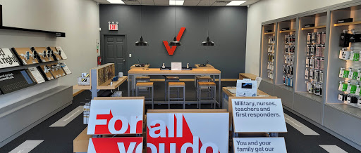 Cell Phone Store «Verizon», reviews and photos, 2945 Veterans Rd W, Staten Island, NY 10309, USA