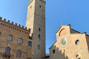 Piazza del Duomo image
