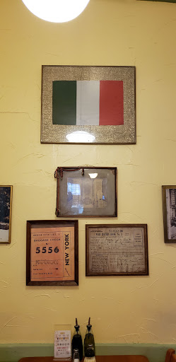 Italian Restaurant «Bambinos Cafe on Delmar», reviews and photos, 1141 E Delmar St, Springfield, MO 65807, USA