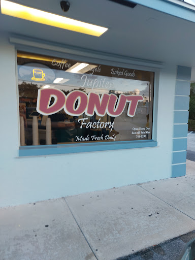 Donut Shop «Jupiter Donut Factory», reviews and photos, 141 Center St, Jupiter, FL 33458, USA