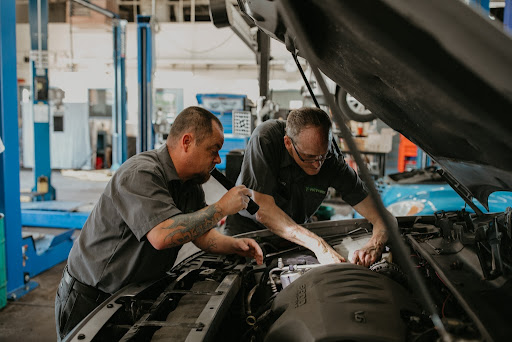 Auto Repair Shop «Victory Auto Service & Glass», reviews and photos, 64 Lake Dr E, Chanhassen, MN 55317, USA