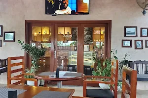 Safari Café image