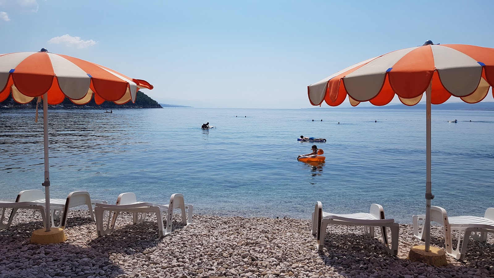 Foto di Havisce beach con abbastanza pulita livello di pulizia