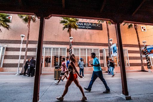 Clothing Store «Banana Republic», reviews and photos, 8200 Vineland Ave, Orlando, FL 32821, USA