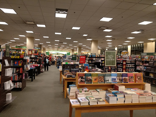 Book Store «Barnes & Noble», reviews and photos, 210 Americana Way, Glendale, CA 91210, USA