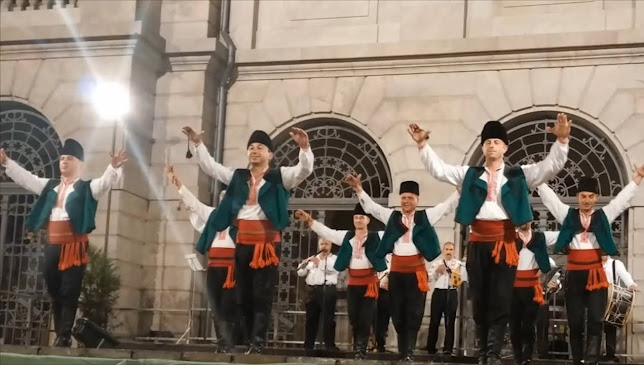 Отзиви за Фолклорен танцов ансамбъл СИВЕК в Габрово - Училище