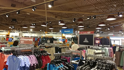 Clothing Store «Columbia Sportswear Outlet Store at Allen Premium Outlets», reviews and photos, 820 Stacy Rd #470, Allen, TX 75013, USA