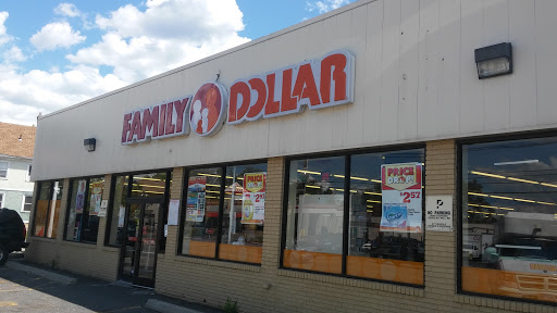 FAMILY DOLLAR, 939 New Britain Ave, West Hartford, CT 06110, USA, 