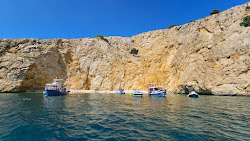 Golden Bay Beach'in fotoğrafı çok temiz temizlik seviyesi ile