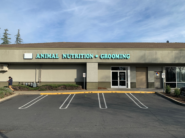 Animal Nutrition & Grooming Center
