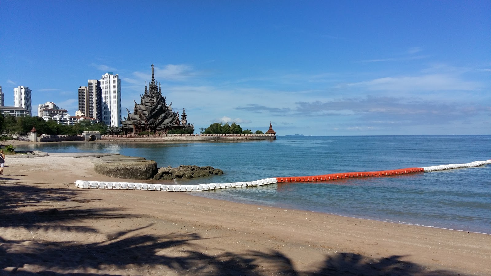 Foto av Wong Prachan Beach med hög nivå av renlighet