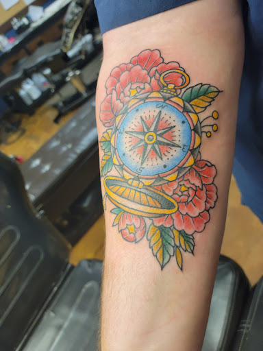 Tattoo Shop «Good Family Tattoo», reviews and photos, 198 W Grass Lake Rd, Lake Villa, IL 60046, USA