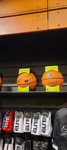 Clothing Store «Nike Mall of America», reviews and photos, 244 West Market, Bloomington, MN 55425, USA