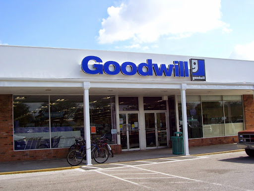 Goodwill Largo Store, 1460 Missouri Ave N, Largo, FL 33770, USA, Thrift Store