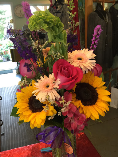 Garden Center «Gulbankian Farms Garden Center & Florist Shop», reviews and photos, 40 Mt Vickery Rd, Southborough, MA 01772, USA