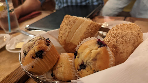 Seafood Restaurant «Menz Restaurant & Bar», reviews and photos, 985 NJ-47, Rio Grande, NJ 08242, USA