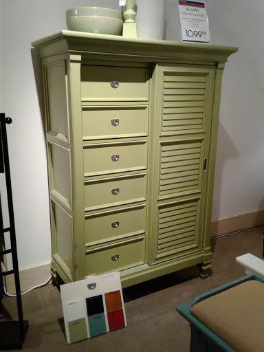 Furniture Store «Rooms To Go Furniture Store - Daytona Beach», reviews and photos, 2375 W International Speedway Blvd, Daytona Beach, FL 32114, USA