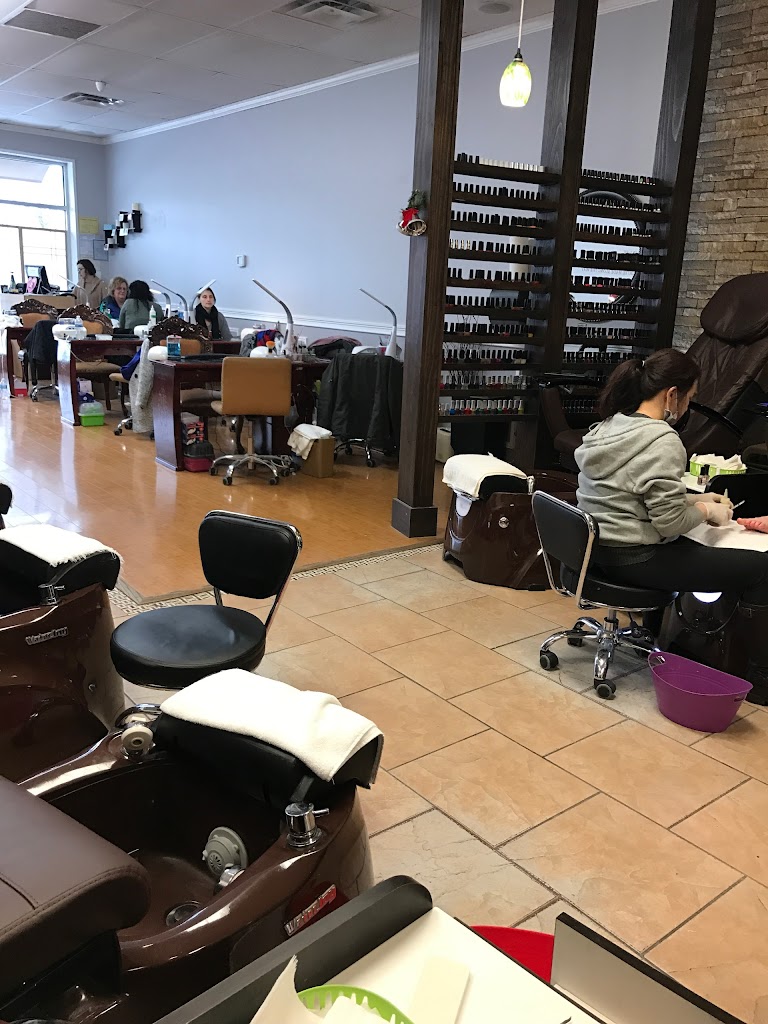 Diva Nails & Spa 06351