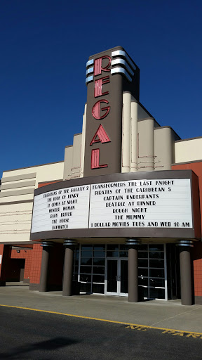 Movie Theater «Regal Cinemas Longston Place 14», reviews and photos, 13317 Meridian E, Puyallup, WA 98373, USA