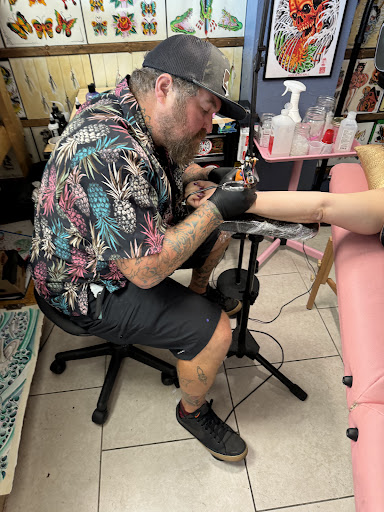 Explore light bulb tattoo ideas, creative tattoo ideas in Saint Petersburg, available at New Dream Tattoo