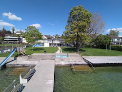 Φωτογραφία του Strandbad Uetikon με κοντή, ευθεία ακτογραμμή