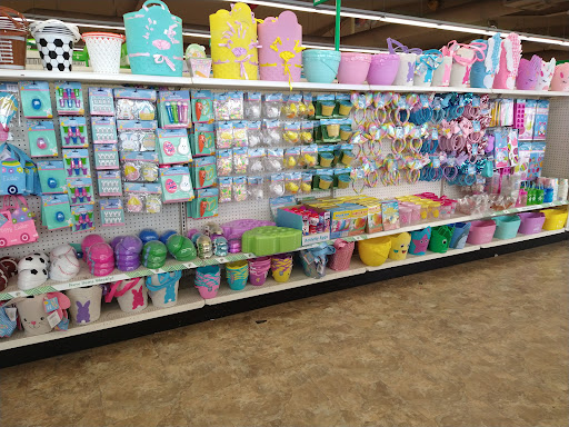 Dollar Store «Dollar Tree», reviews and photos, 10237 Rosecrans Ave, Bellflower, CA 90706, USA